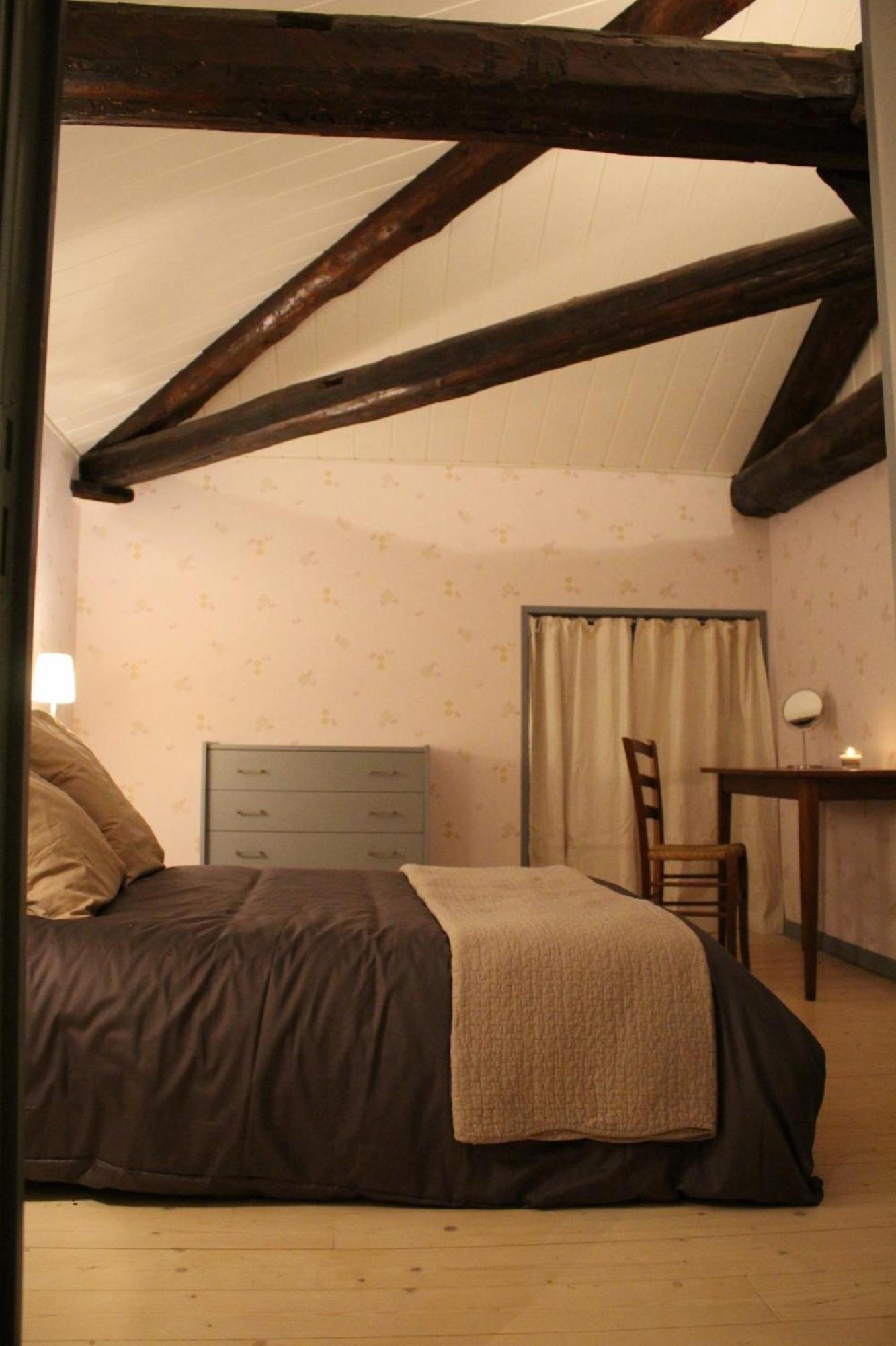 Les Jardins D'Anna - Chambres D'Hotes Tapon Bilik gambar